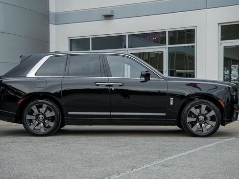 New 2026 Rolls-Royce Cullinan image 8