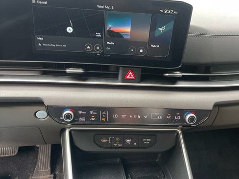 Used 2025 Kia Carnival SX FWD image 20