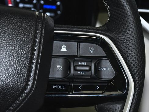 Used 2024 Toyota Sequoia Capstone image 38