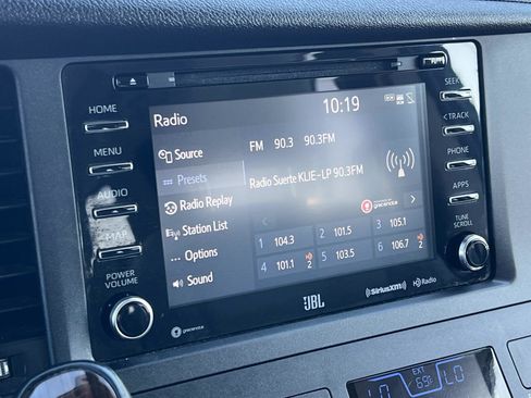 Used 2018 Toyota Sienna Limited image 14