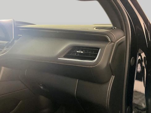 Certified 2024 GMC Yukon AT4 w/ AT4 Premium Plus Package AWD/4WD image 18