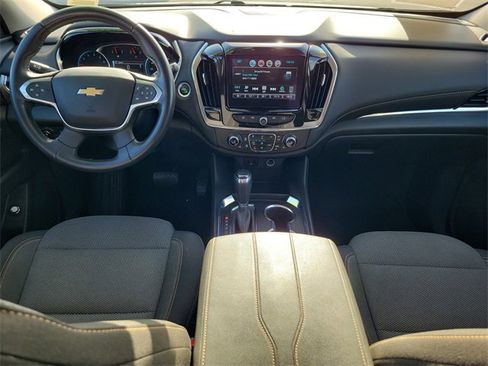 Used 2018 Chevrolet Traverse LT image 11