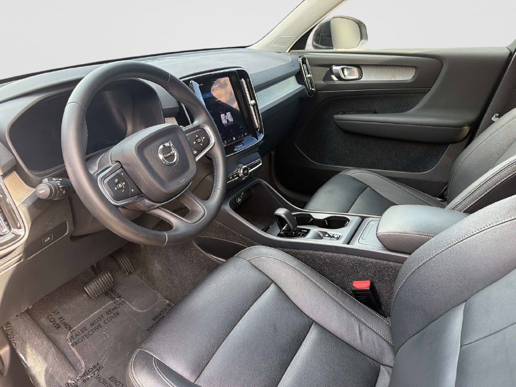 Used 2025 Volvo XC40 B5 Core AWD/4WD image 22