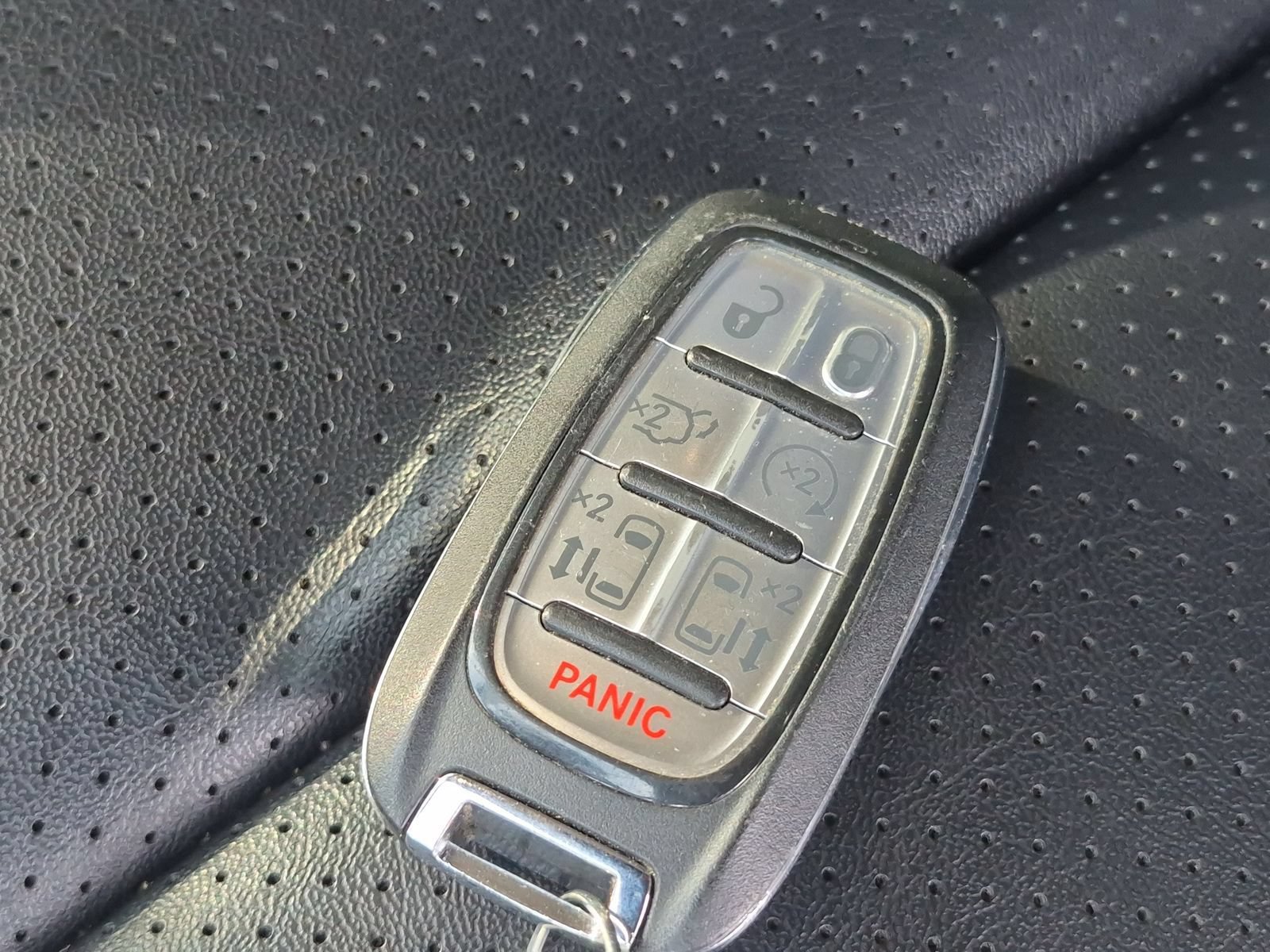 Used 2024 Chrysler Pacifica Touring-L FWD image 33