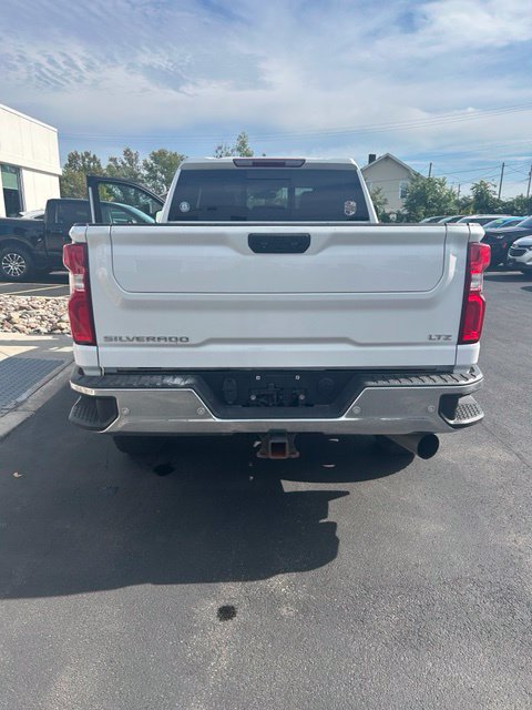 Used 2022 Chevrolet Silverado 2500 LTZ AWD/4WD image 2