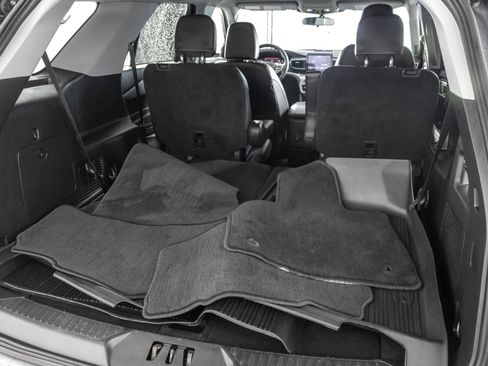 Used 2023 Ford Explorer XLT w/ Equipment Group 202A AWD/4WD image 38