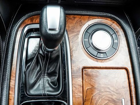 Used 2023 Nissan Armada SL w/ Captain's Chairs Package image 22