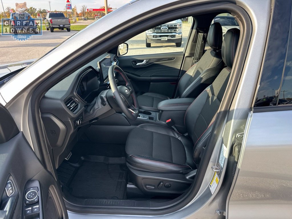 Used 2023 Ford Escape ST-Line w/ Tech Pack #1 AWD/4WD image 9