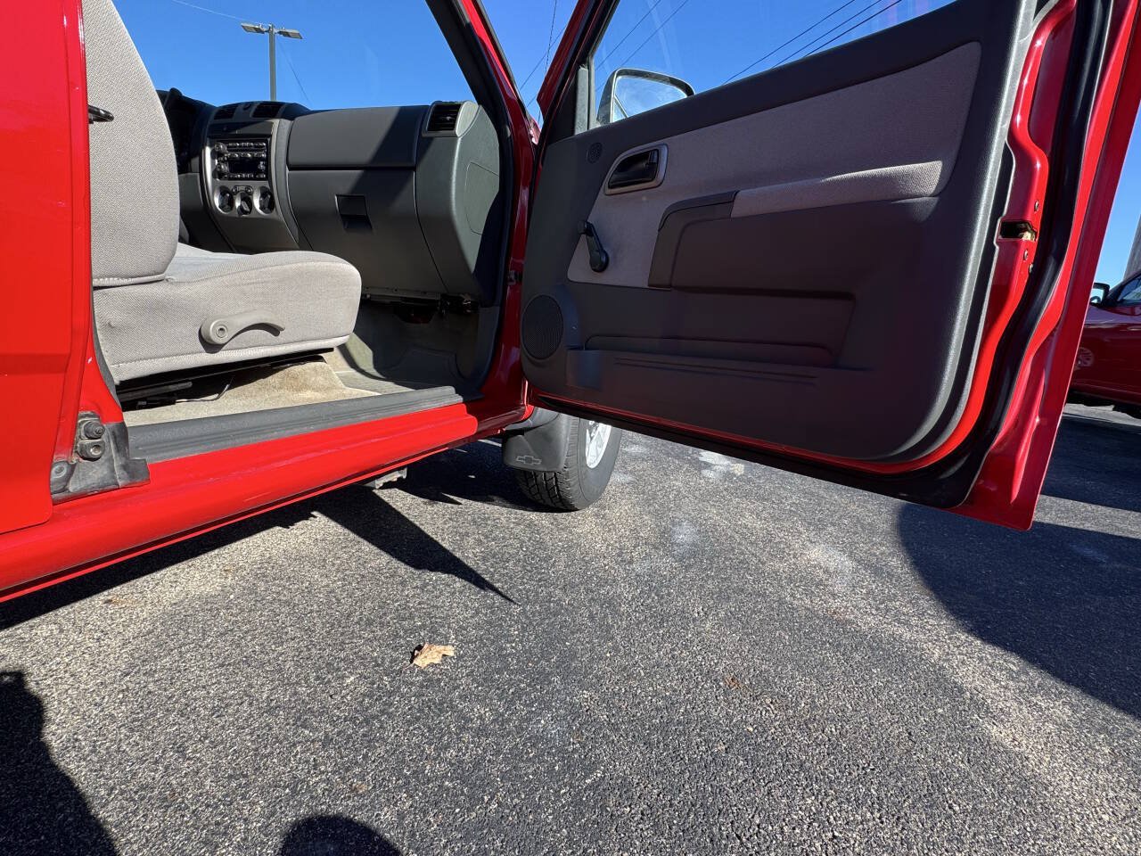 Used 2005 Chevrolet Colorado LS RWD image 39
