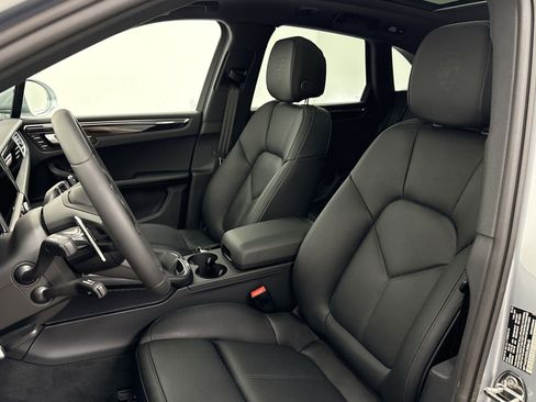 New 2025 Porsche Macan image 24