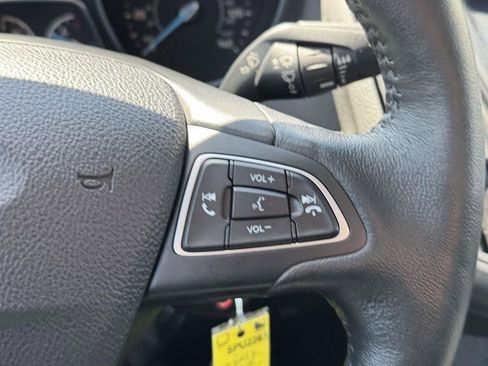 Used 2016 Ford Focus SE w/ SE Cold Weather Package FWD image 21