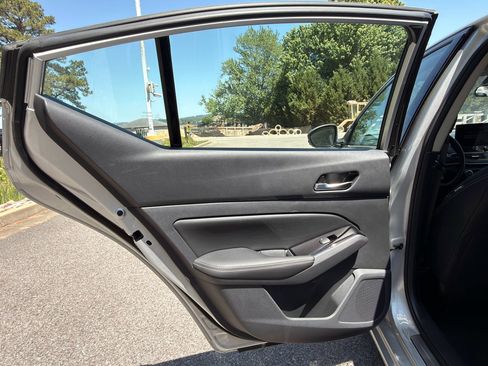 Used 2025 Nissan Altima 2.5 SL FWD image 22