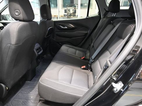 Used 2024 GMC Terrain SLE w/ Driver Convenience Package image 11