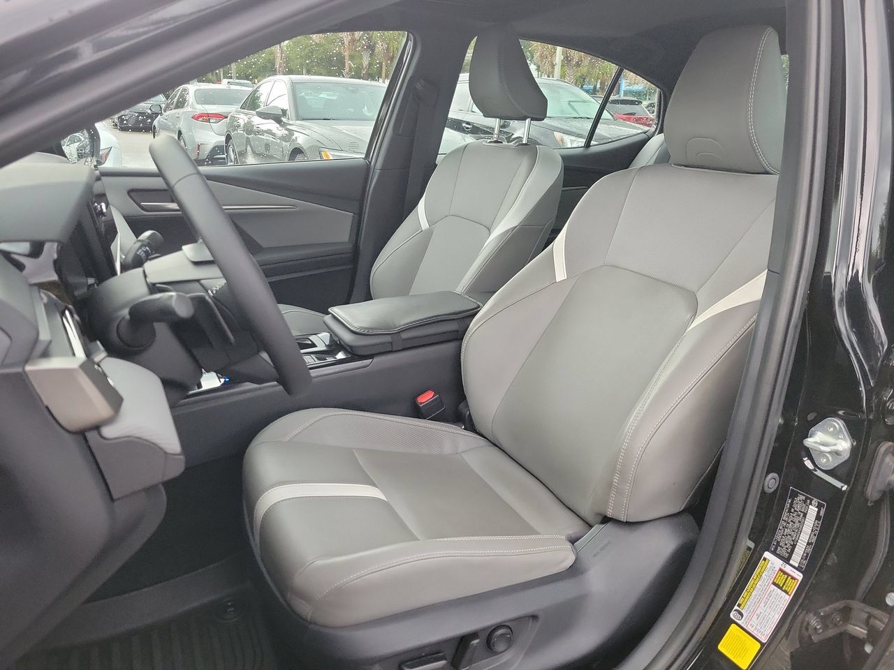 Used 2025 Toyota Camry SE w/ Multimedia Upgrade Package FWD image 17
