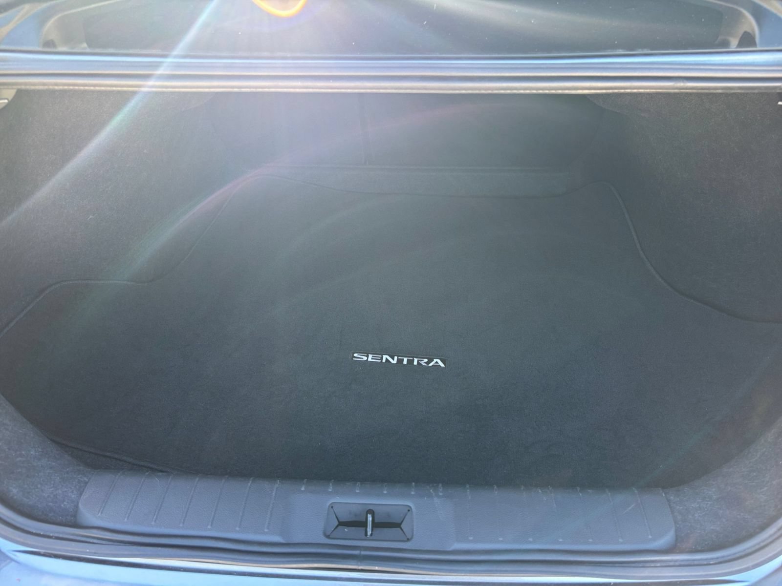 Used 2025 Nissan Sentra SV FWD image 28