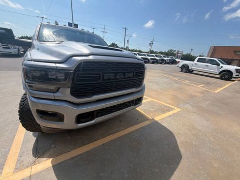 Used 2024 RAM 3500 Limited AWD/4WD image 9