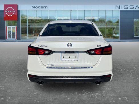 Certified 2021 Nissan Altima 2.5 SR w/ SR Premium Package image 6