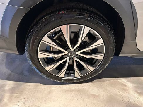 Used 2025 Volvo V90 B6 Cross Country Plus w/ Protection Package Premier AWD/4WD image 12