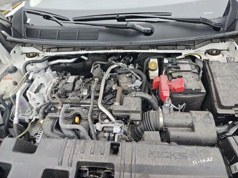 Used 2025 Nissan Kicks SV AWD/4WD image 18
