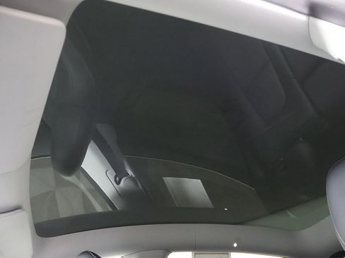 Used 2023 Tesla Model Y Long Range image 16