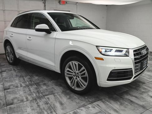 Used 2018 Audi Q5 2.0T Premium Plus w/ Premium Plus Package AWD/4WD image 3