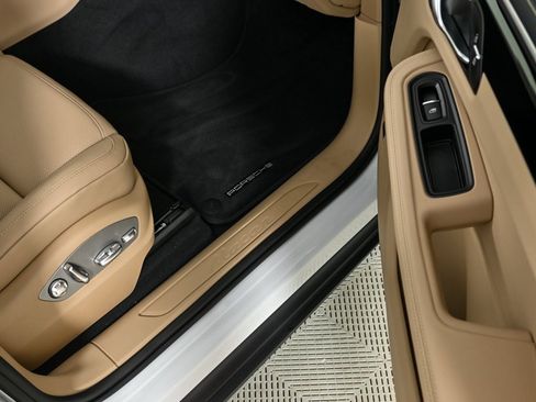 New 2025 Porsche Macan image 25