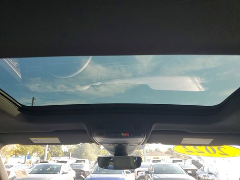 Used 2022 Volkswagen Tiguan SEL R-Line image 21