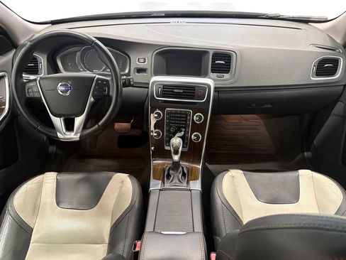 Used 2016 Volvo V60 T5 Cross Country w/ Convenience Package AWD/4WD image 17