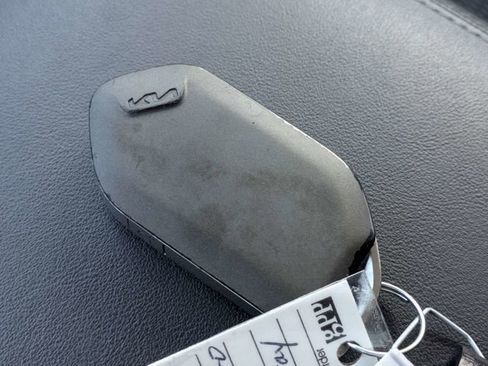 Used 2024 Kia Sorento LX image 32