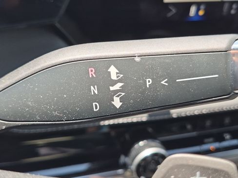 Used 2025 Chevrolet Equinox LT w/ Safety and Technology Package AWD/4WD image 28