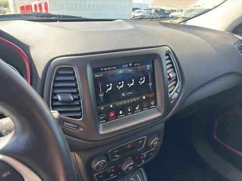 Used 2020 Jeep Compass Trailhawk w/ Cold Weather Group AWD/4WD image 7