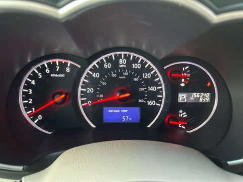 Used 2015 Nissan Quest Platinum image 9