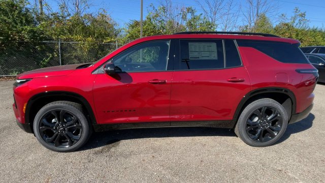 New 2027 Chevrolet Traverse RS w/ LPO, Floor Liner Package AWD/4WD image 7