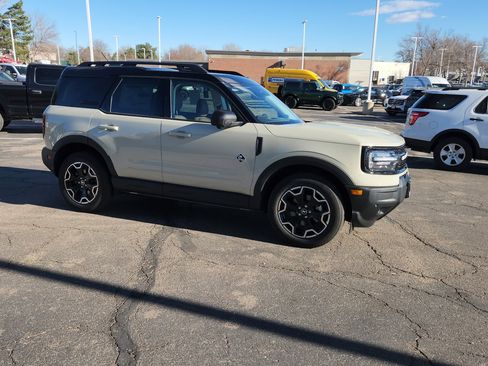 New 2025 Ford Bronco Sport Outer Banks w/ Outer Banks Tech Package+ image 17