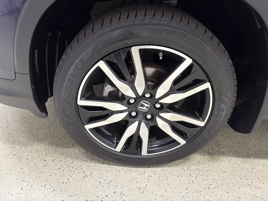 Used 2022 Honda Pilot Touring image 11