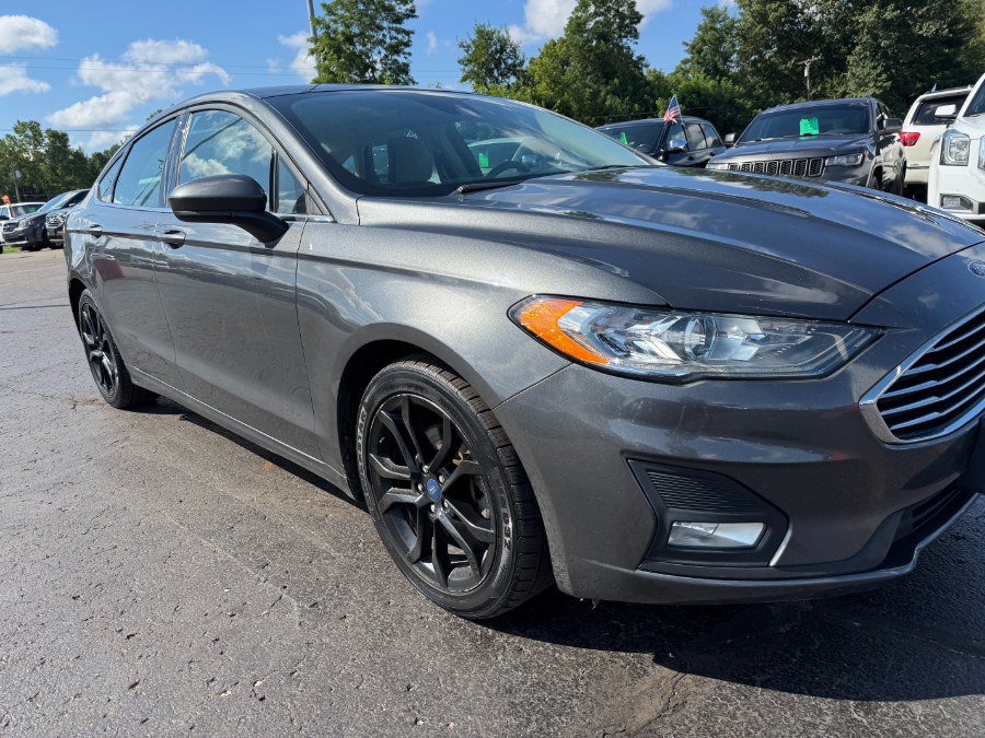 Used 2019 Ford Fusion SE w/ Equipment Group 151A FWD image 12