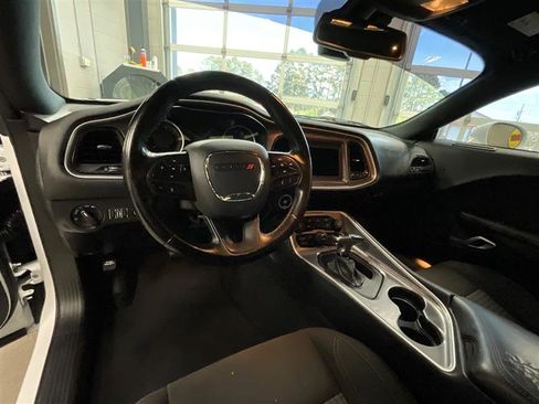 Used 2020 Dodge Challenger SXT image 14