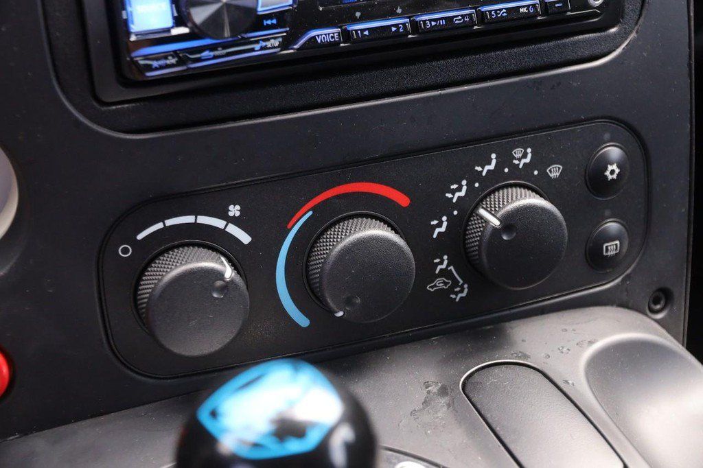 Used 2005 Dodge Viper SRT-10 RWD image 19