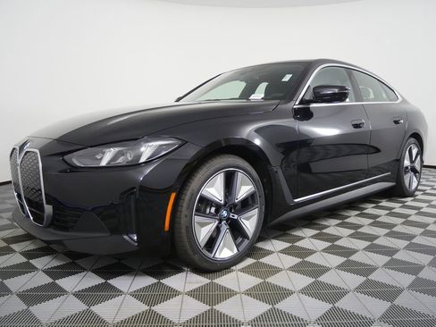New 2026 BMW i4 eDrive40 w/ Premium Package RWD image 7