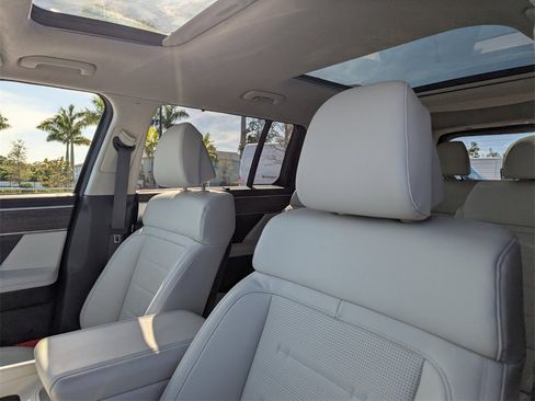 Used 2025 Hyundai Santa Fe Calligraphy image 24