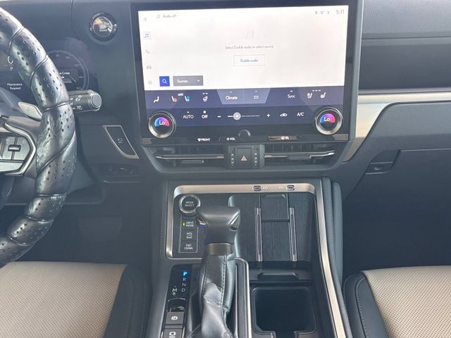 Used 2025 Lexus GX 550 AWD/4WD image 4