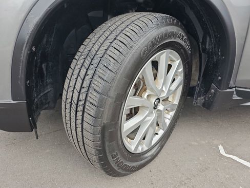Used 2018 Nissan Rogue SV AWD/4WD image 32