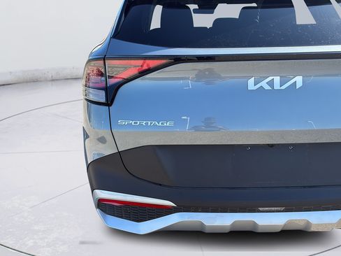 Used 2025 Kia Sportage EX FWD image 31