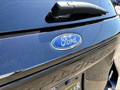 Used 2023 Ford Explorer ST-Line AWD/4WD image 32