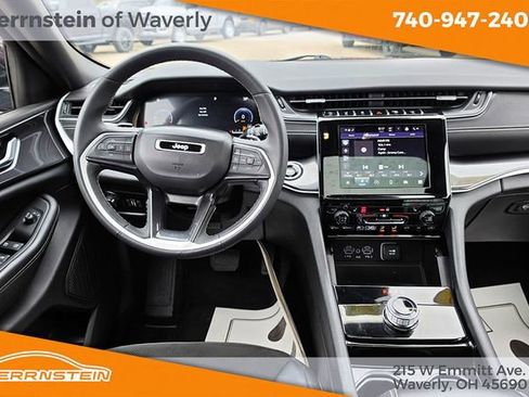 Used 2023 Jeep Grand Cherokee Altitude image 6