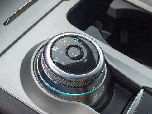 Used 2023 Ford Explorer XLT image 32