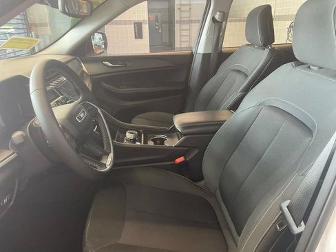 Used 2024 Jeep Grand Cherokee Laredo X RWD image 3