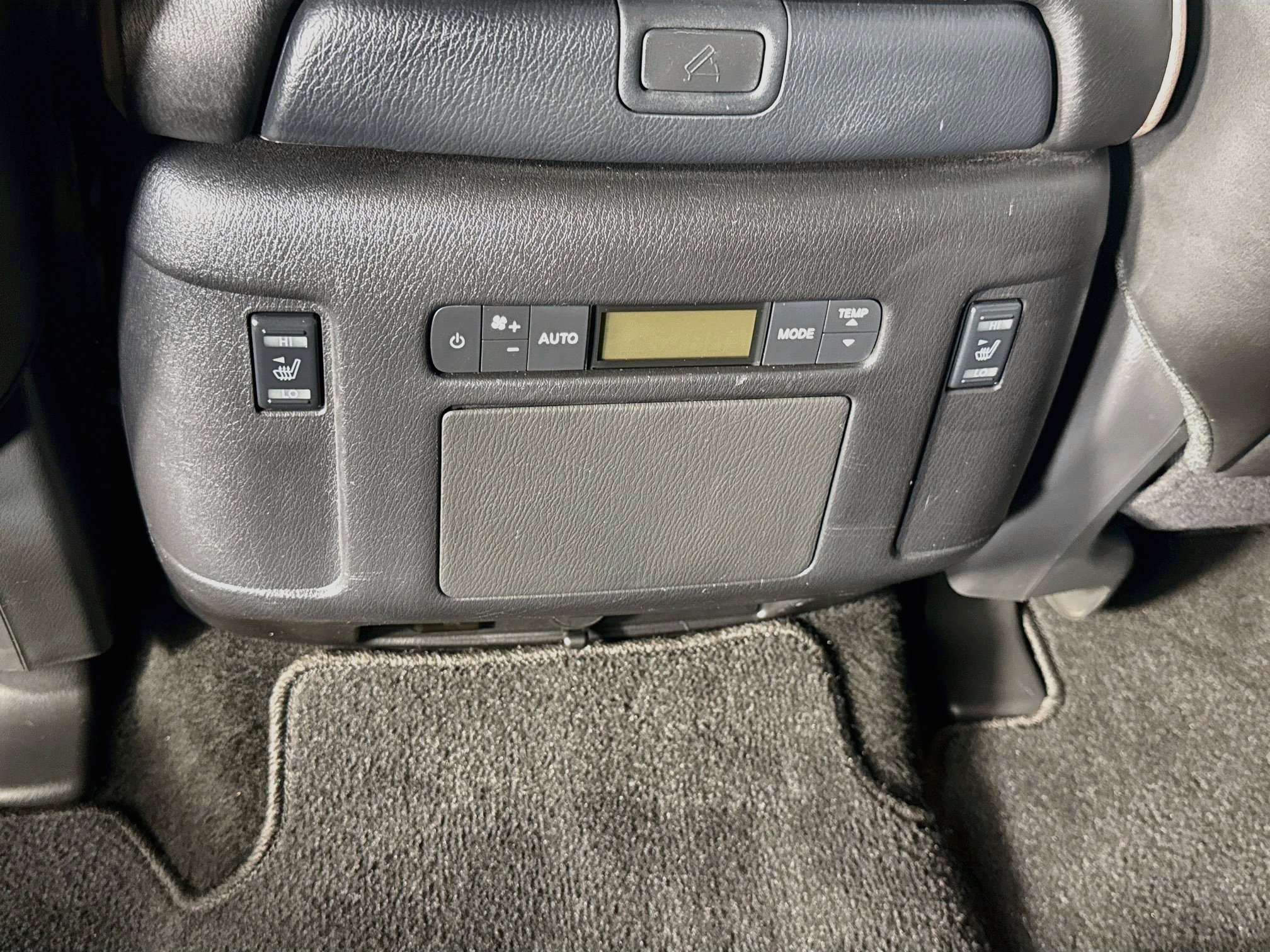 Used 2022 Nissan Armada Platinum w/ Captain's Chairs Package AWD/4WD image 26