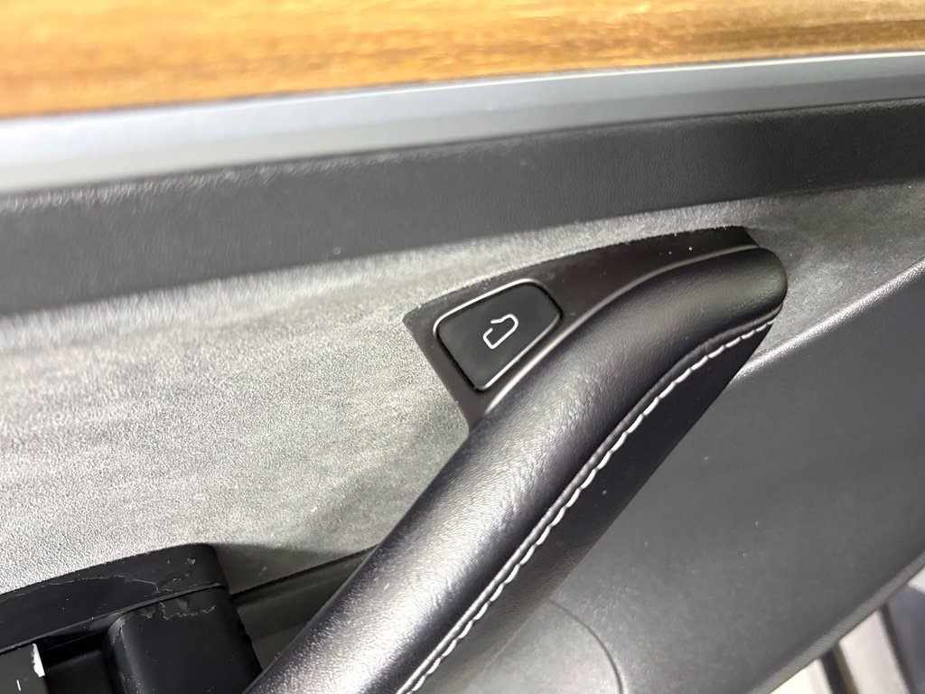 Used 2023 Tesla Model 3 Standard Range RWD image 15