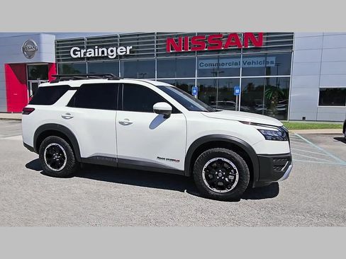Used 2025 Nissan Pathfinder Rock Creek AWD/4WD image 38